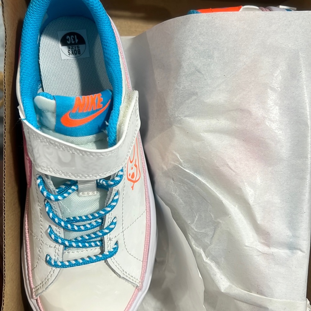 Nike Court Legacy